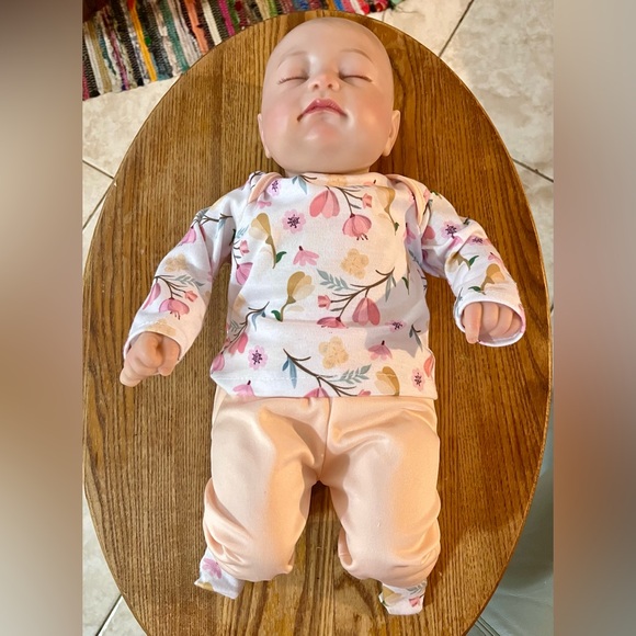 CHARLIE Realistic Life-Like Baby Doll w/2 Outfits - Gender Neutral Reborn? - Picture 11 of 14